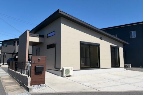 回遊動線と収納で片付く、暮らしやすい平屋モデルハウス