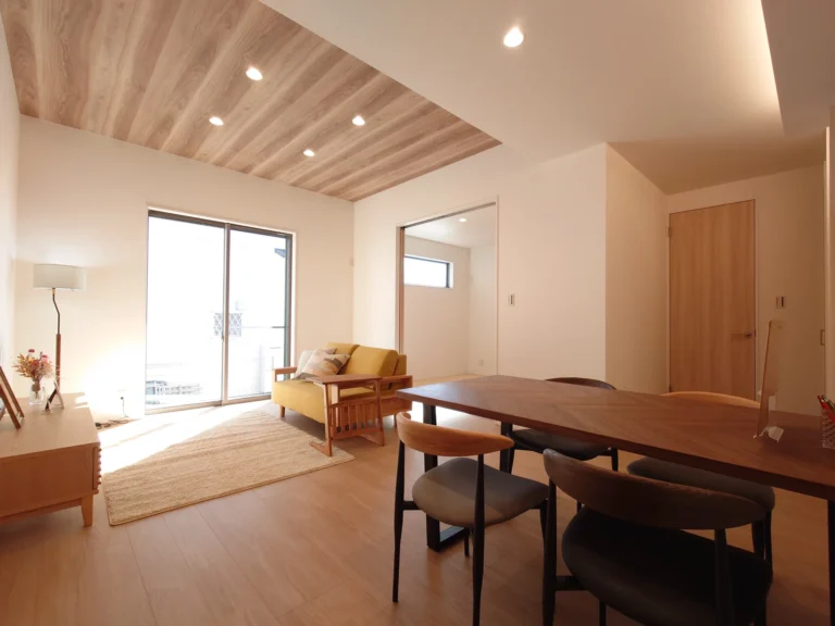 動線と収納で暮らしを整える、ワンフロア平屋の住まい サムネイル2