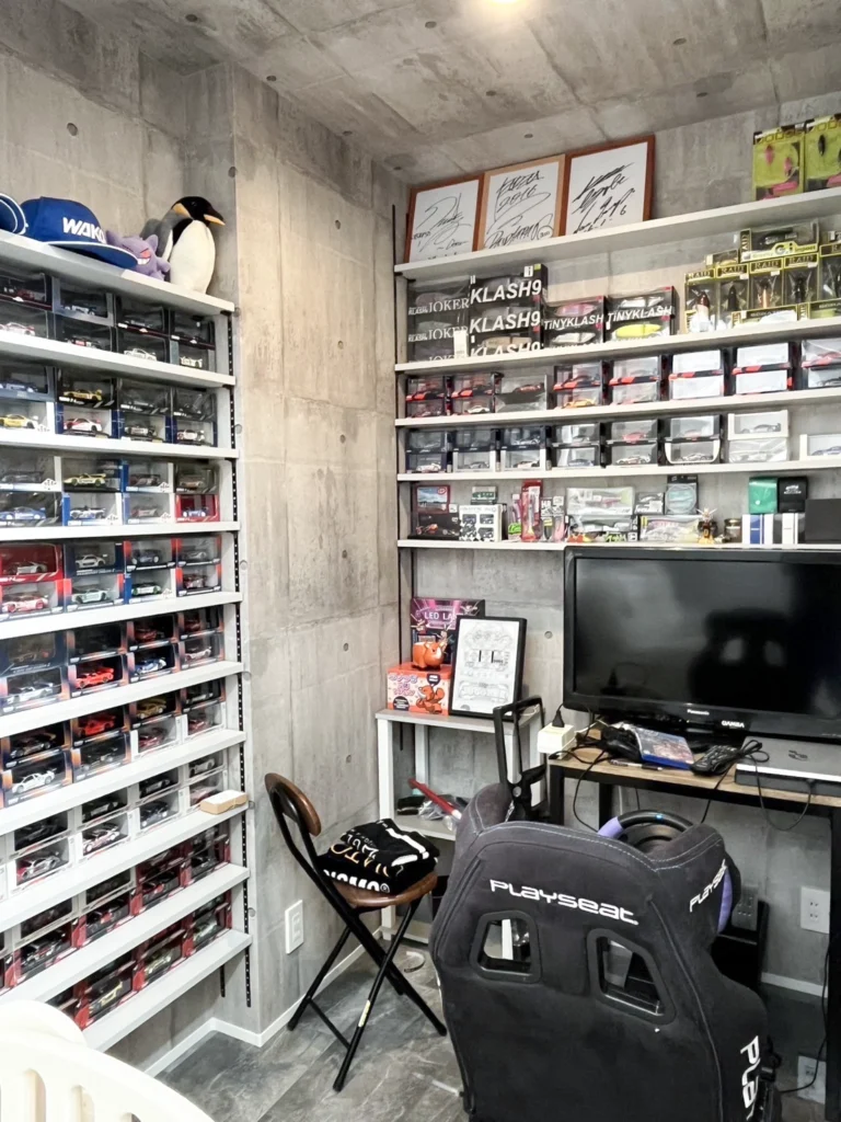 コレクションを楽しむ趣味部屋のある住まい サムネイル1